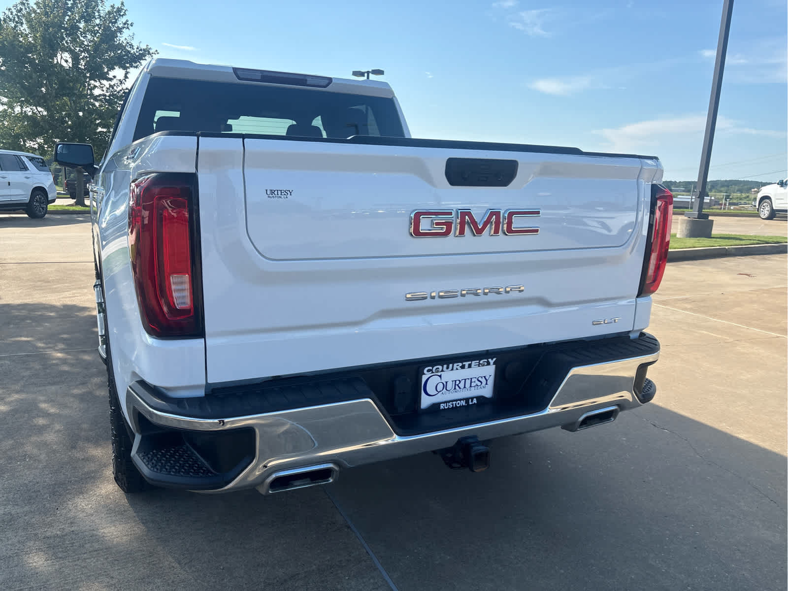 2022 GMC Sierra 1500 — detail view